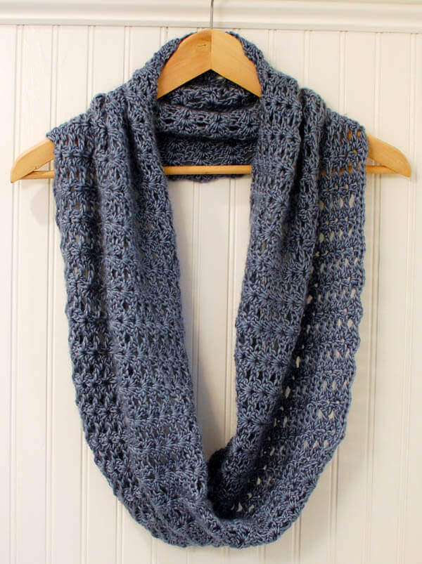 Infinity Scarf Crochet Pattern / Mobius Scarf 