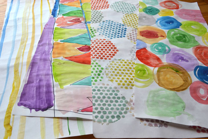 Papier d'emballage fait maison à l'aquarelle, fabriqué par des enfants!