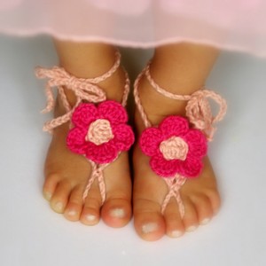 10 sandales aux pieds nus compilées par KatiDCreations pour AllFreeCrochet.com