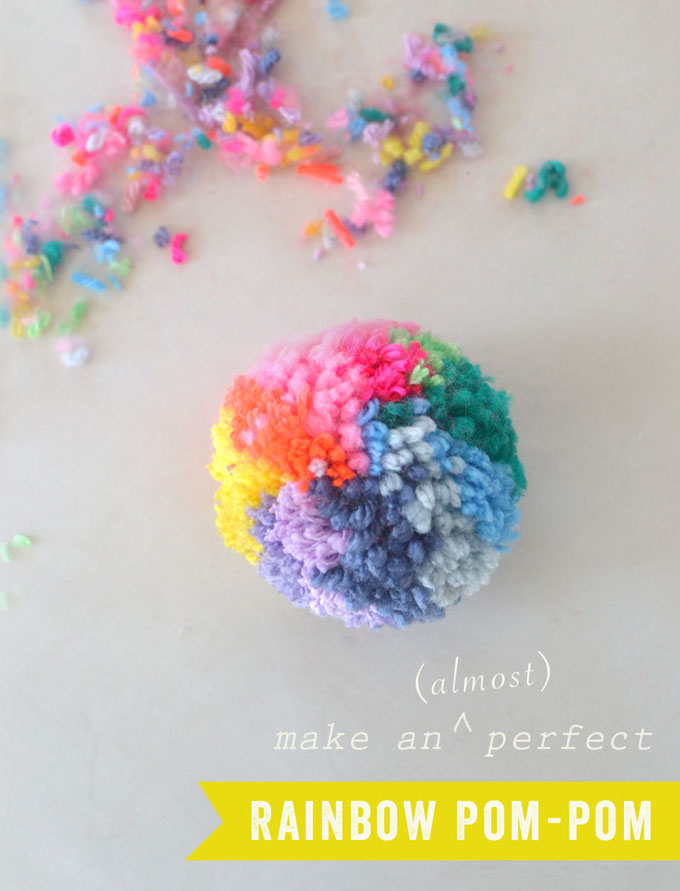 Faire un pompon arc-en-ciel