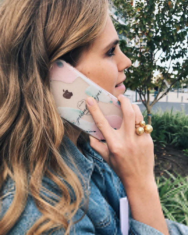 Descendez du ciel de l'inspiration à la terre matérielle. Les affaires nécessitent la fixation de tous les accords.